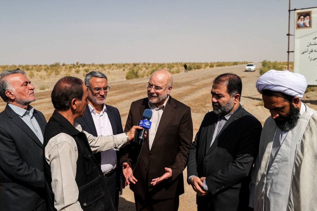 بازدید میدانی قالیباف از جاده در حال احداث آران و بیدگل 