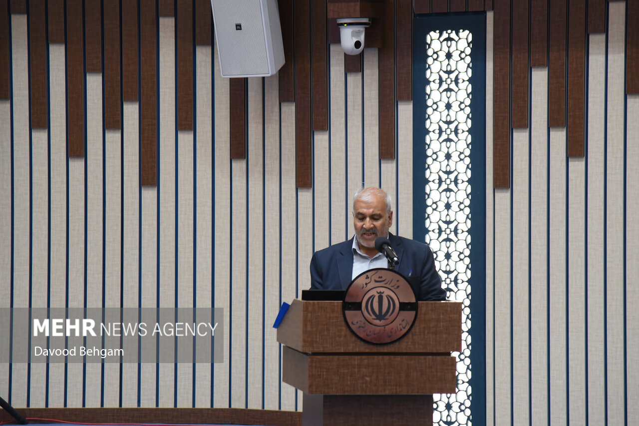 نشست فعالان سیاسی خراسان رضوی با معاون اول رئیس‌جمهور