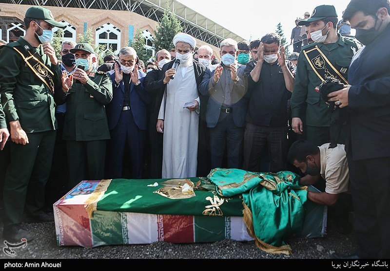 تشییع پیکر شهید مدافع حرم حسن عبدالله‌زاده