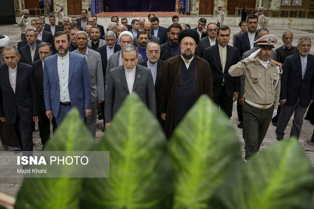 مراسم تجدید میثاق وزیر خارجه با آرمان‌های امام راحل