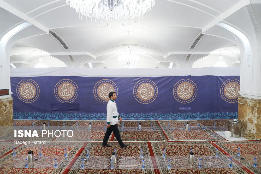 ضیافت افطاری در حرم مطهر رضوی