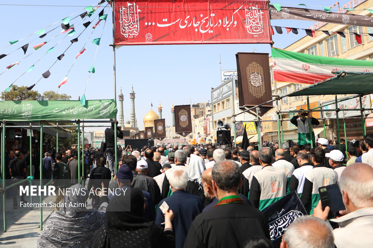 دسته عزای خادمان حرم بانوی کرامت در روز شهادت امام رضا(ع)