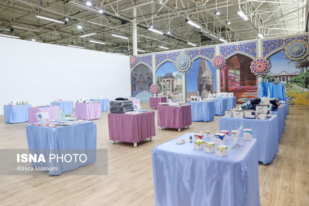  بازدید رئیس جمهور از فروشگاه مگاسیس و نمایشگاه علمی فناوری در کاراکاس