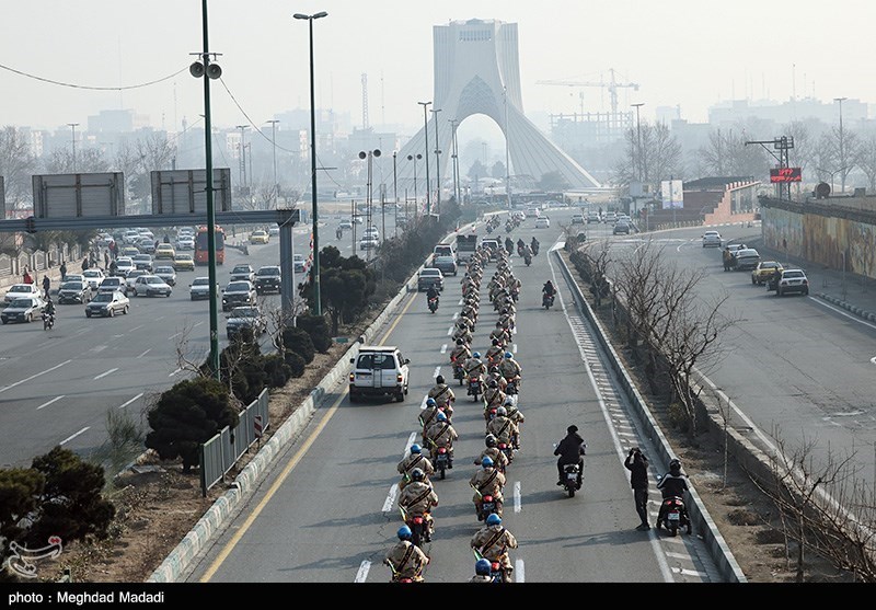 رژه موتوری به مناسبت آغاز دهه فجر انقلاب