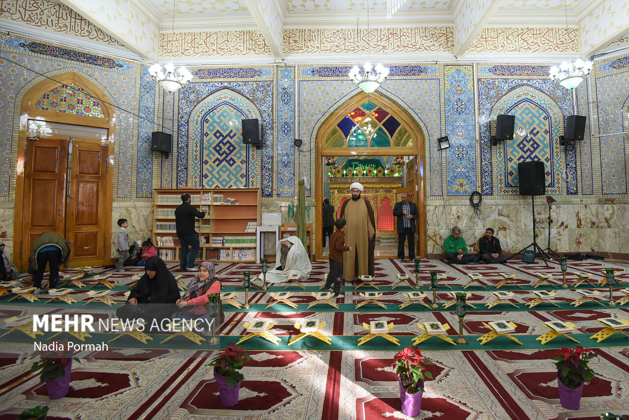 جزخوانی قرآن کریم در امامزاده طاهر کرج