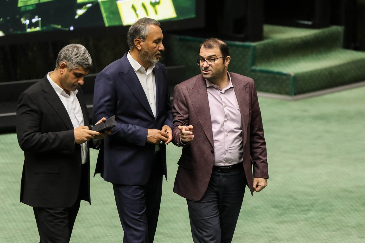 نشست علنی سه‌شنبه ۱۸ آذرماه مجلس