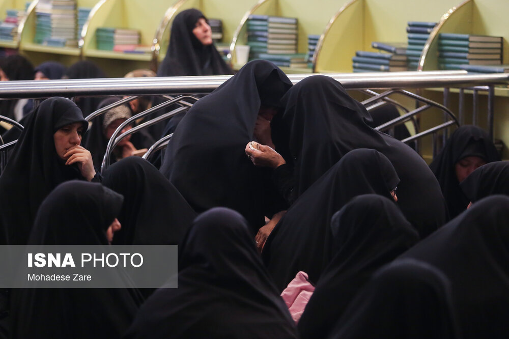 مراسم وداع با شهدای مرزبانی و دفاع مقدس در حرم مطهر رضوی