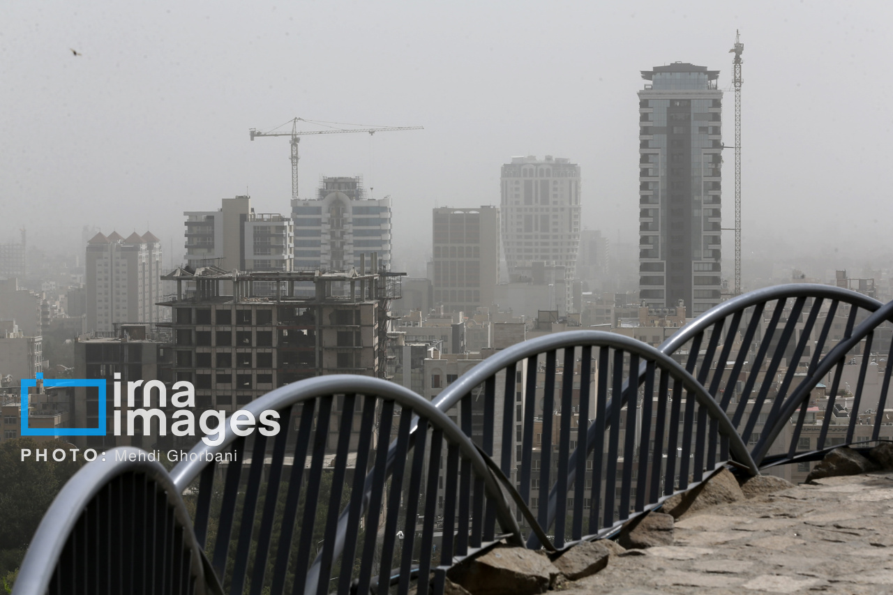 گرد و غبار در آسمان مشهد