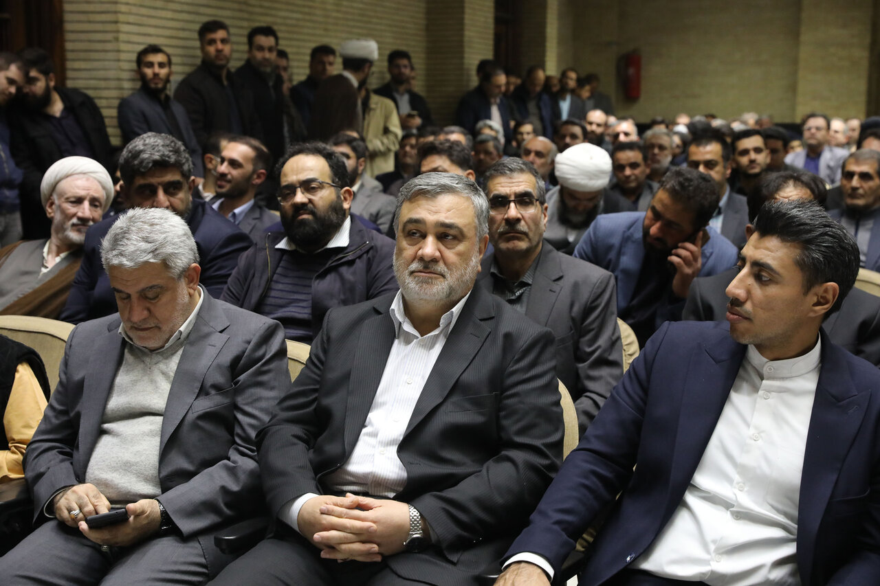 حضور قالیباف در مراسم ختم همسر و فرزندان معاون رئیس جمهور