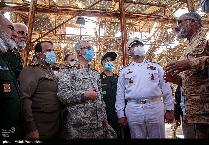 بازدید سرلشکر باقری از مناطق دفاعی جنوب