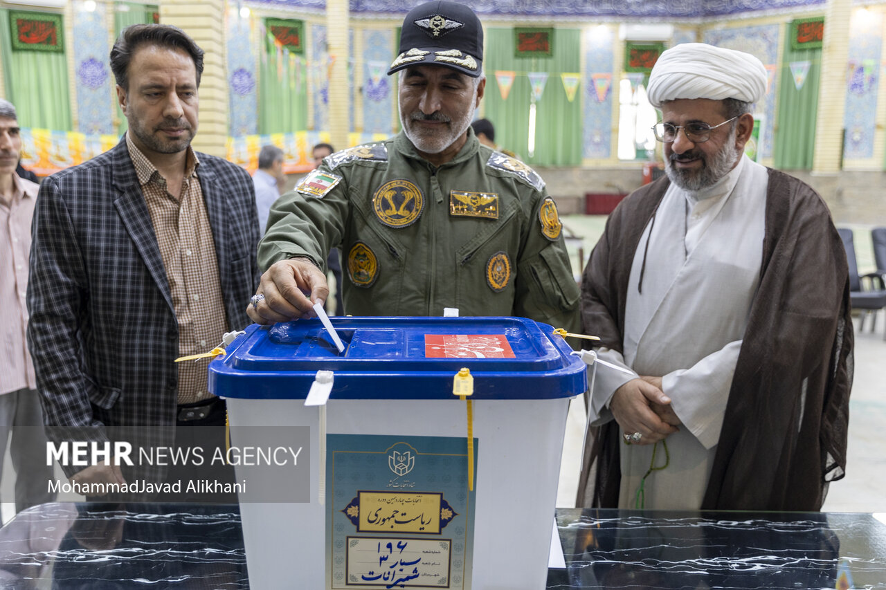 حضور کارکنان نیروهای مسلح در انتخابات ریاست جمهوری
