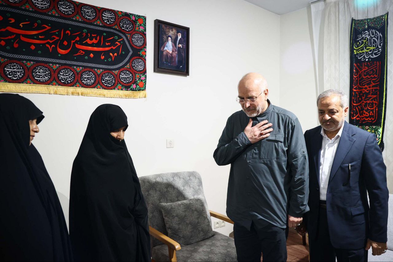 ضور قالیباف در منزل سرلشکر شهید محمد کاظمی