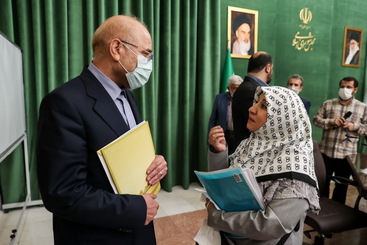 دیدار صمیمانۀ رئیس مجلس با برخی از خیرین
