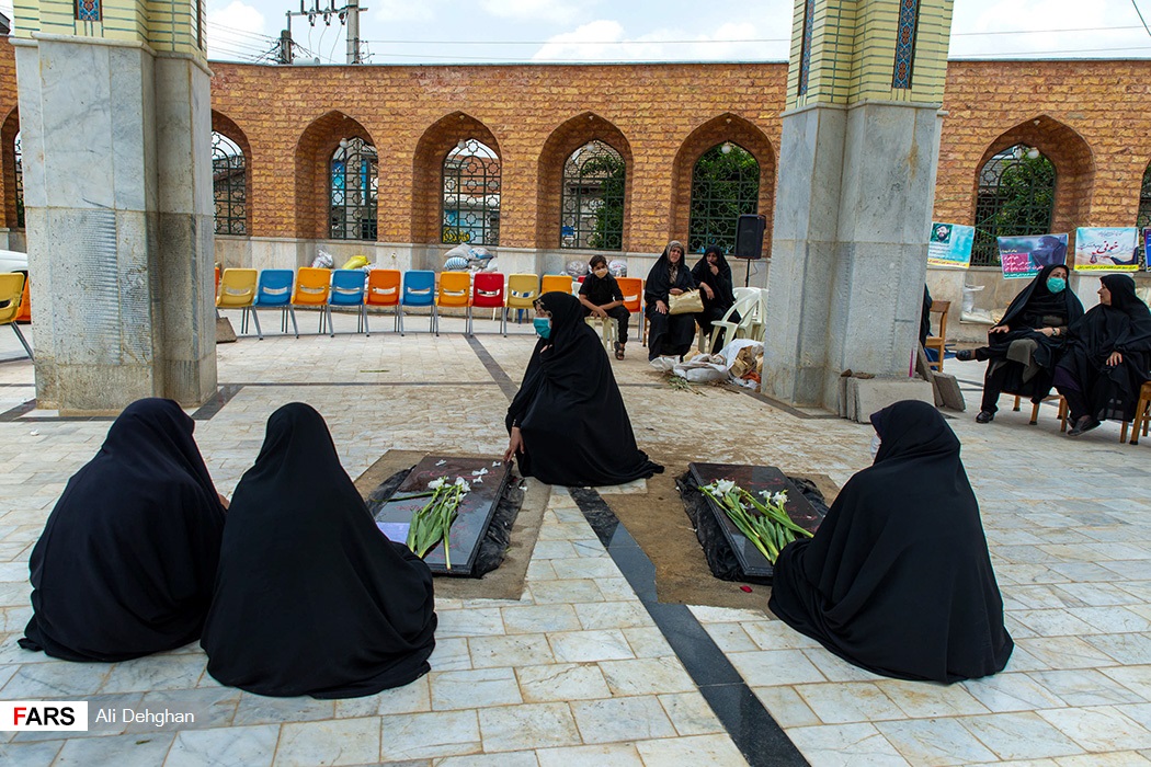 تشییع دو شهید گمنام