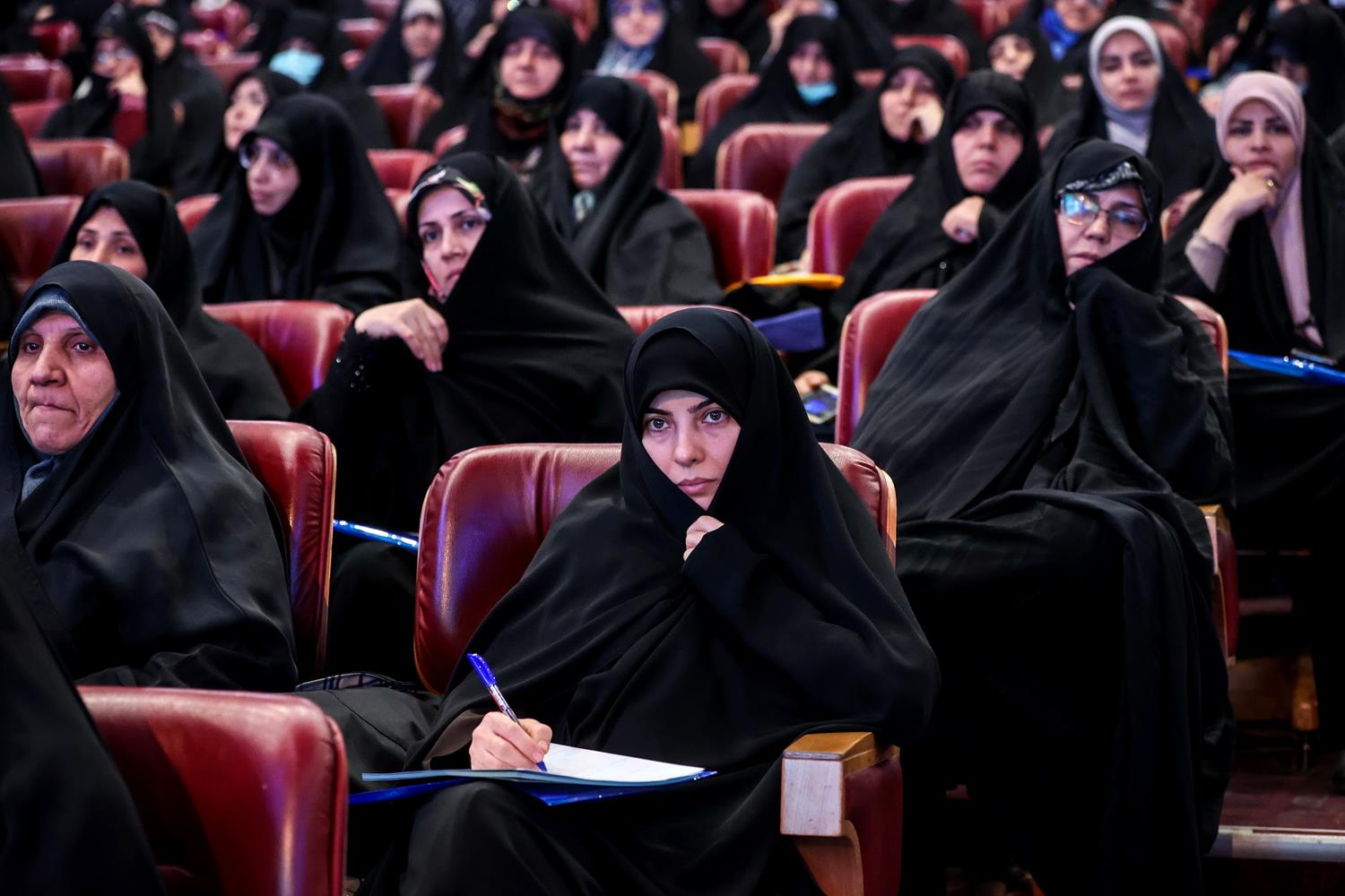 مراسم تجلیل از بانوان مبلغ و محفل‌دار قرآن کریم با حضور قالیباف