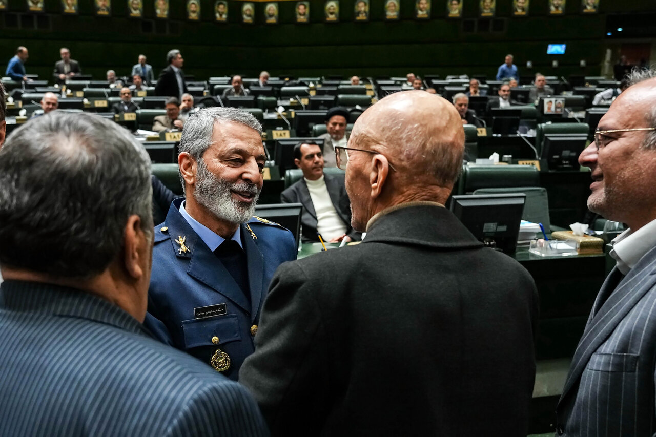 حضور امیر موسوی و عراقچی در جلسه غیرعلنی مجلس