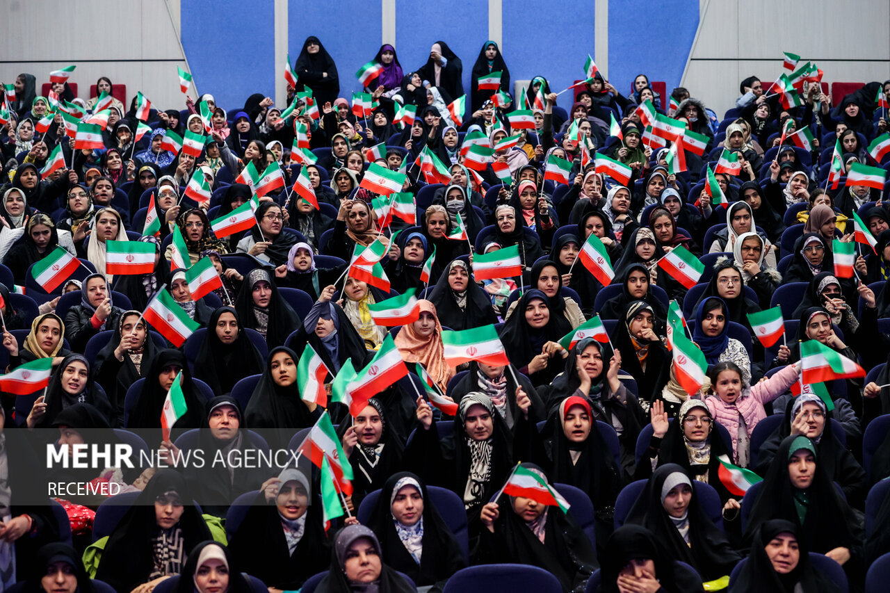 گردهمایی دختران جوان محلات و دانشگاه‌های تهران با حضور رئیس مجلس