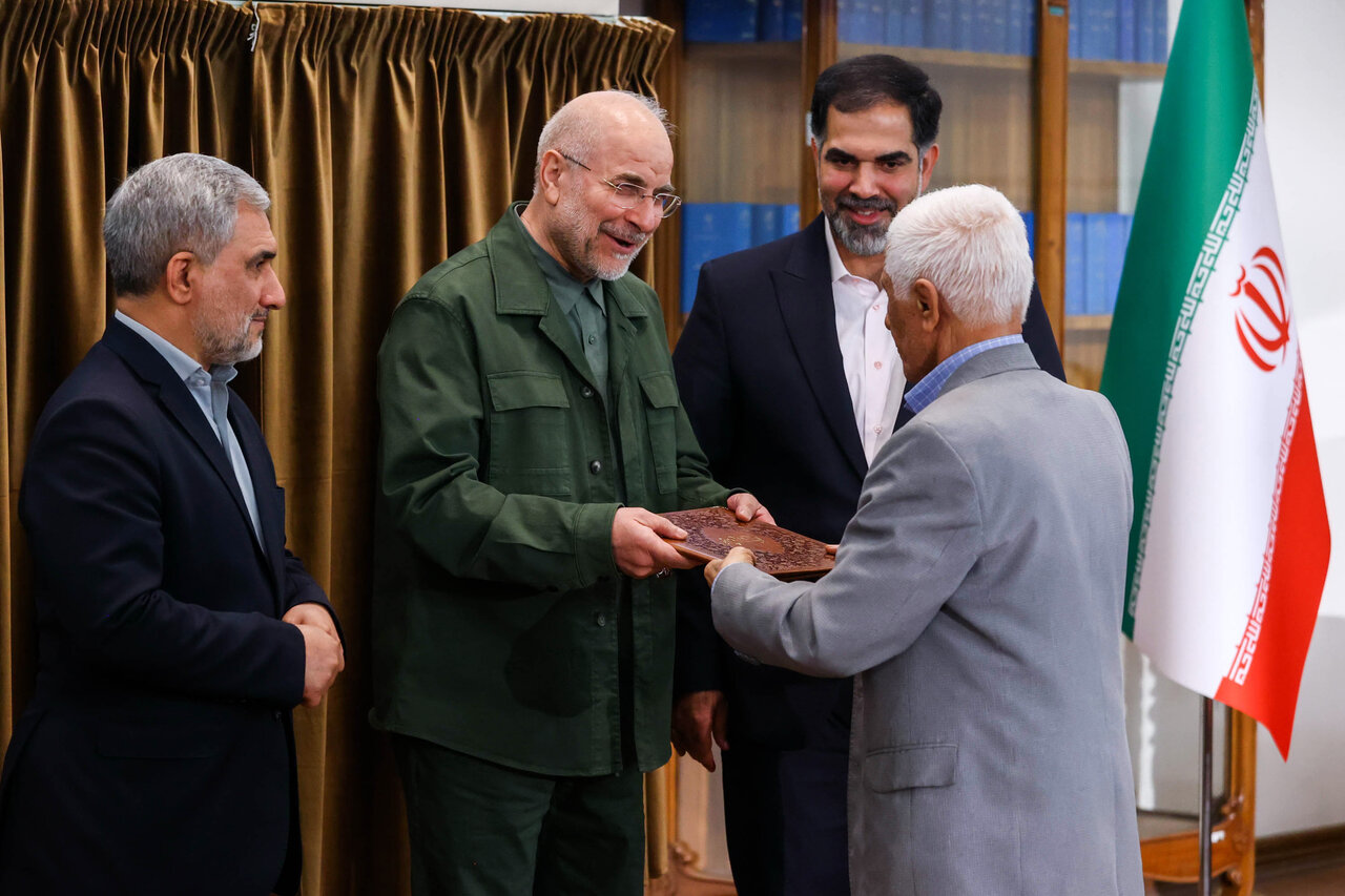 آئین گرامیداشت روز کتاب و کتابخوانی با حضور قالیباف