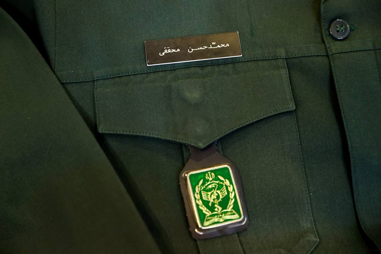 حضور قالیباف در منزل سرلشکر شهید حسن محققی جانشین فقید سازمان اطلاعات سپاه