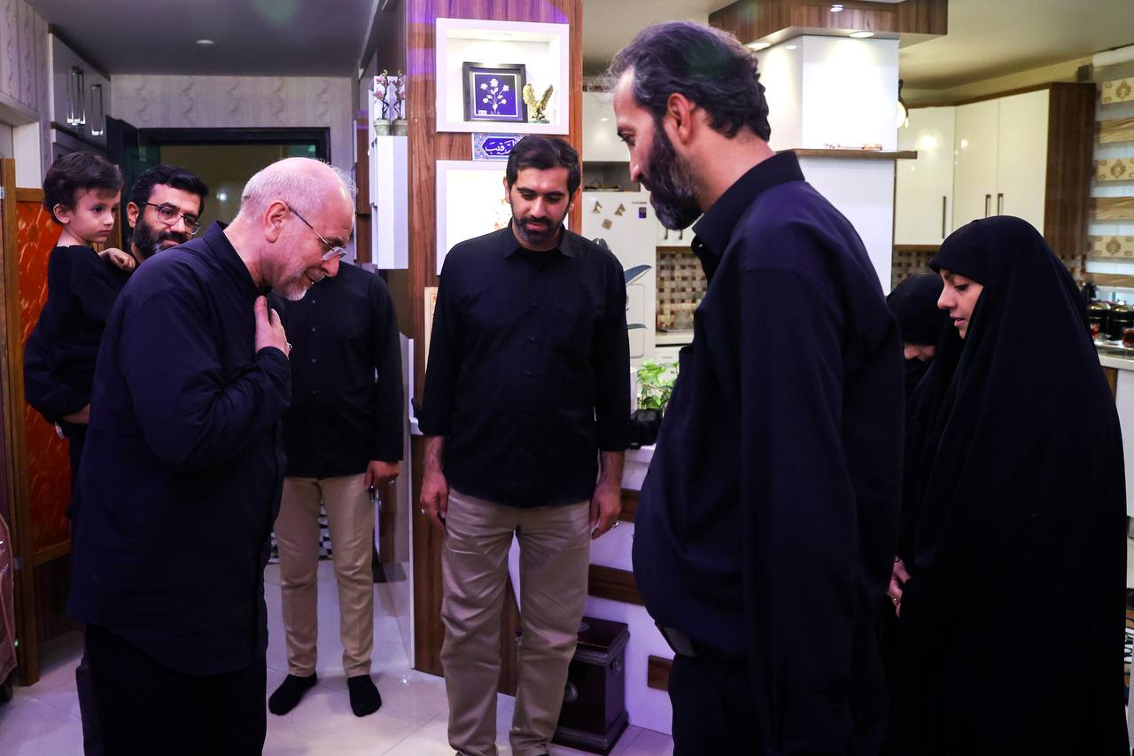 حضور قالیباف در منزل سپهبد شهید علی شادمانی