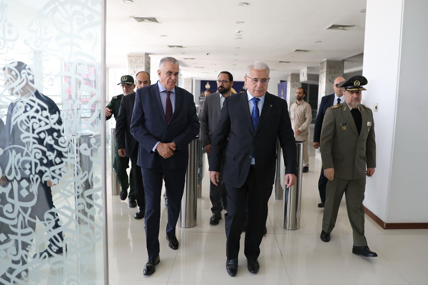 بازدید رئیس مجلس الجزایر از باغ موزه دفاع مقدس