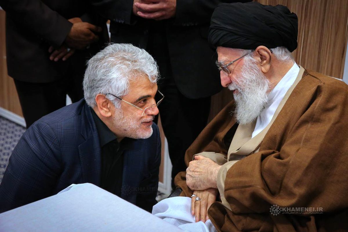 تصویری از گفت‌وگوی شهید دکتر محمدمهدی طهرانچی با رهبر معظم انقلاب
