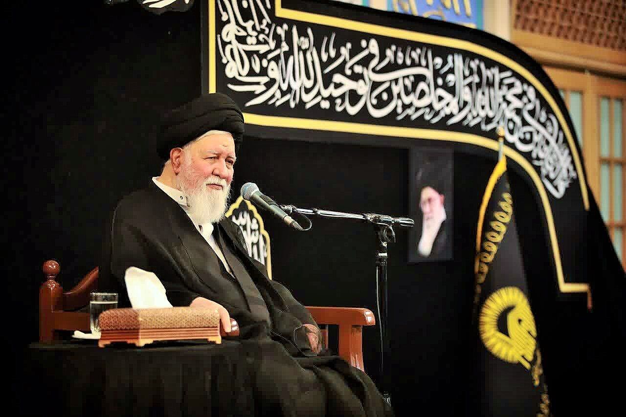 علمالهدی: تنگکردن سفره مردم خیانت به کشور است