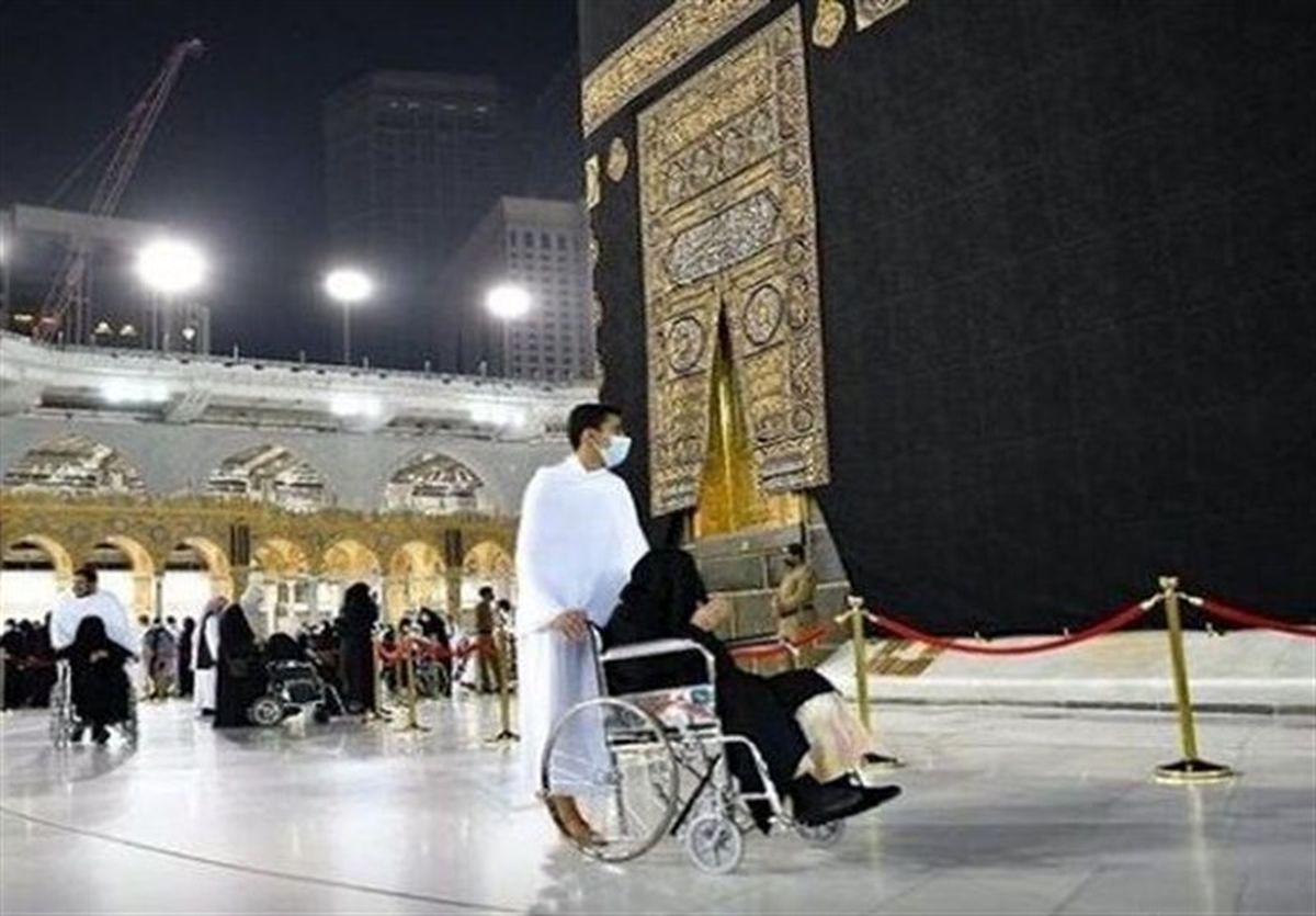 استفتاء از رهبرانقلاب؛ طواف با ویلچر