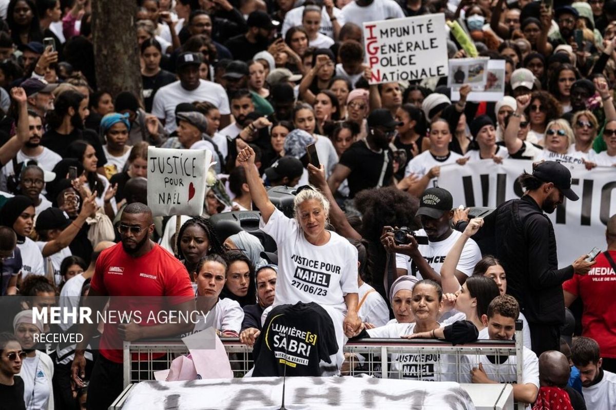 در تهران «جنبش» است، در پاریس «شورش»!