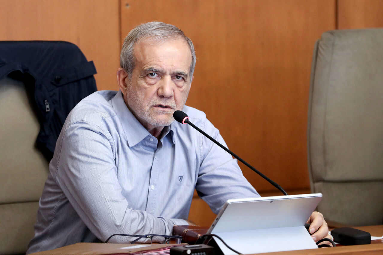 پزشکیان: رعایت قوانین و هنجارهای ملی در حوزه عفاف و حجاب باید از درون دستگاه‌ها آغاز شود