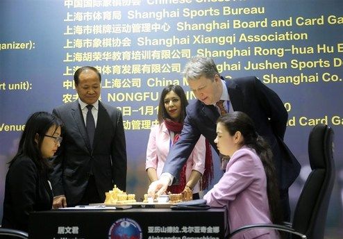 قضاوت بدون حجاب داور ایرانی در مسابقات شطرنج! +تصاویر