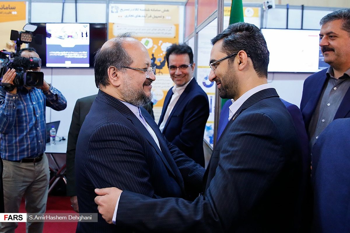 خوش و بش دو وزیر جنجالی دولت/عکس