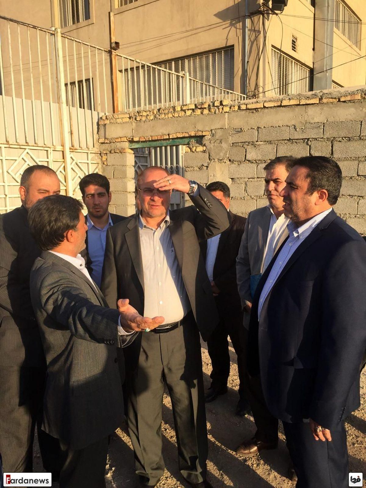 تصاویر/ بازديد سرزده شهردار تهران از كمپ های شفق، خاوران و خاورشهر