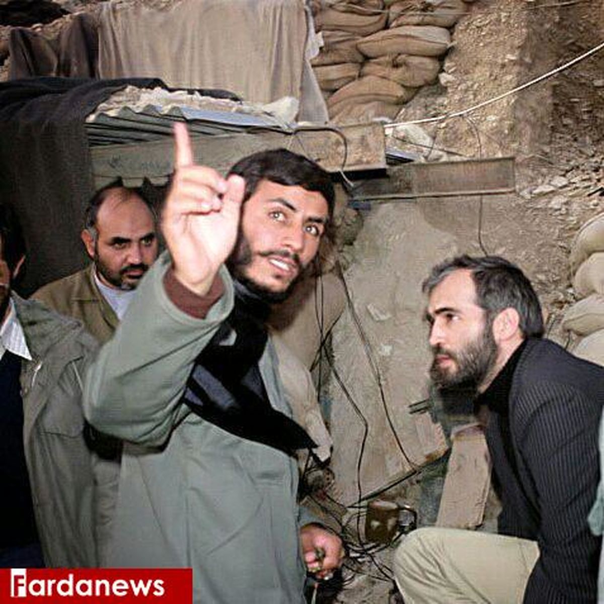 عکس: شهید ابراهیم همت و احمد توکلی در دوران دفاع مقدس