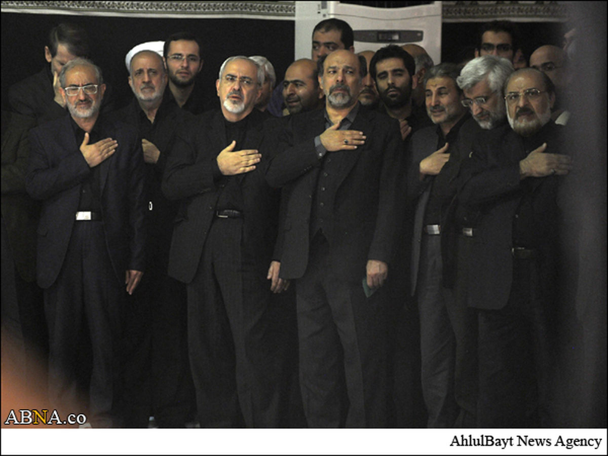 ظریف درمراسم عزاداری بیت رهبری/عکس