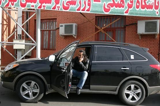 اتومبیل های میلیاردی کریمی/تصاویر