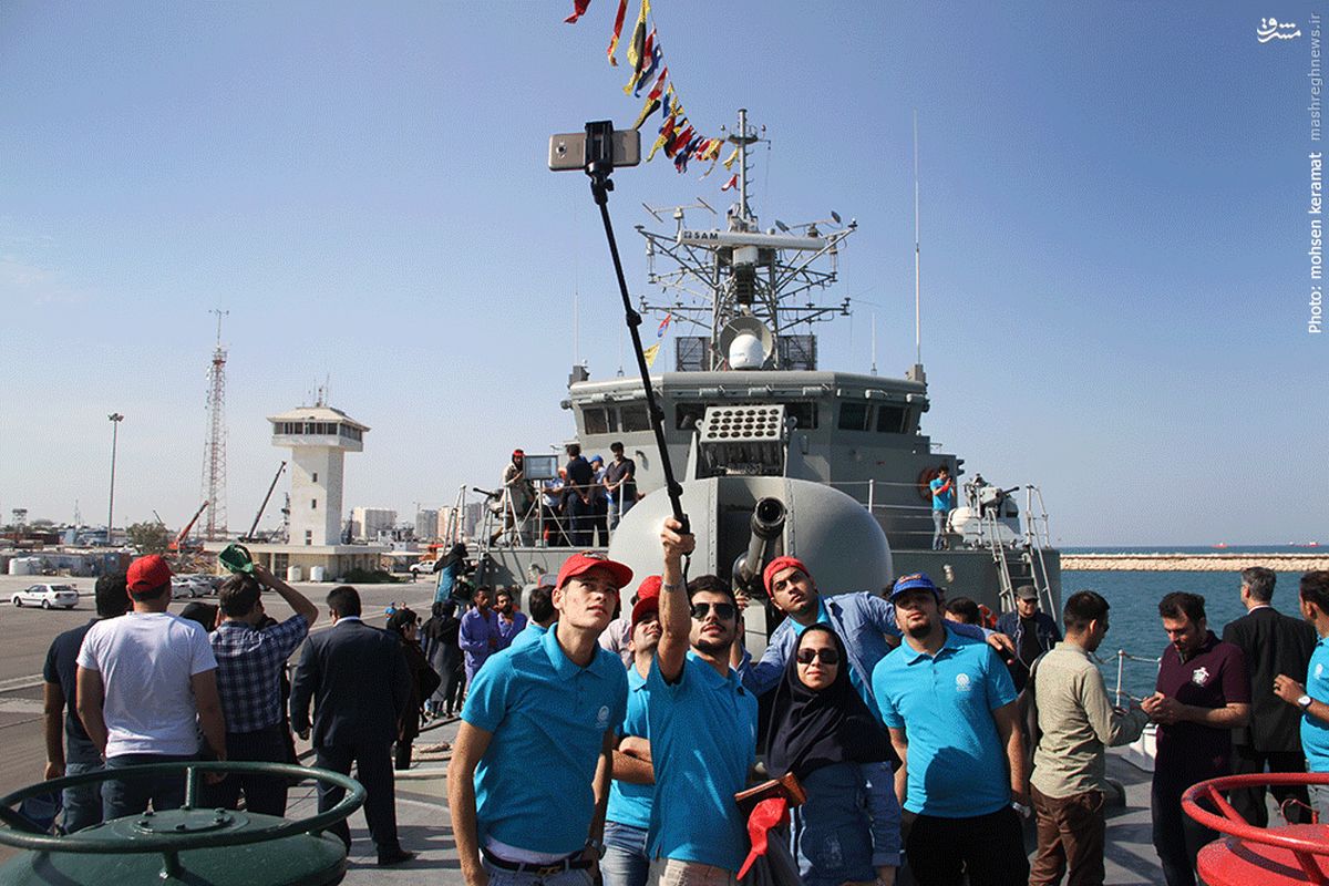 گزارش تصویری ۳ دی‌ماه: از سلفی مردم با ناو جماران در کیش تا ثبت نام وزرای سابق در انتخابات مجلس