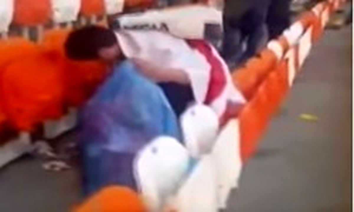 قدردانی میزبان از ژاپنی‌ها بابت نظافت ورزشگاه +عکس