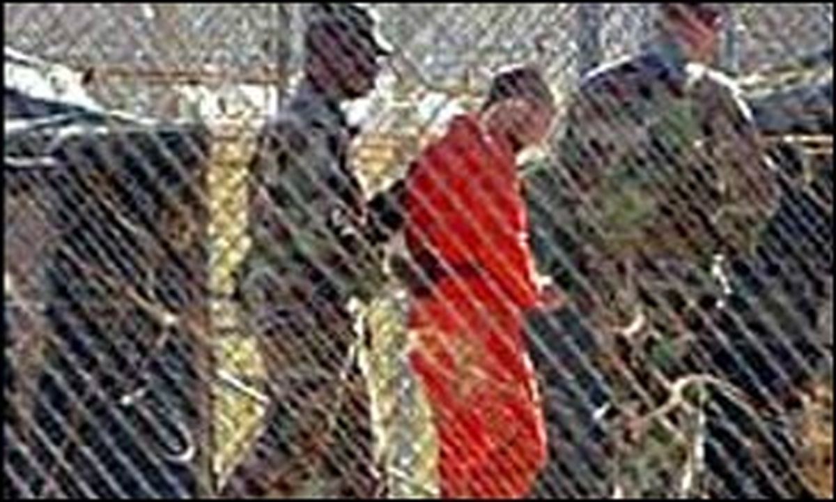 به گوانتانامو خوش آمدید؛ دوربین ها را چک کنید!