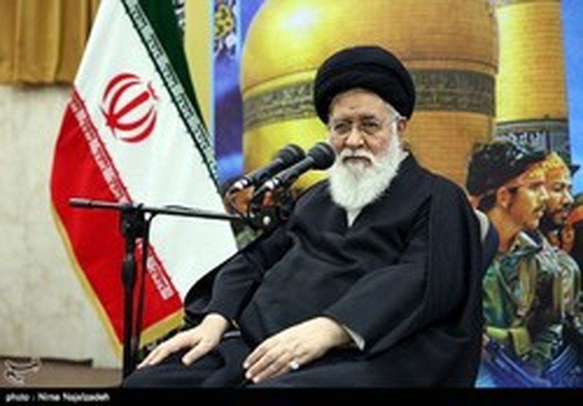 علم‌الهدی: انقلاب در مقابل تمام قوای استکبار قرار گرفته است