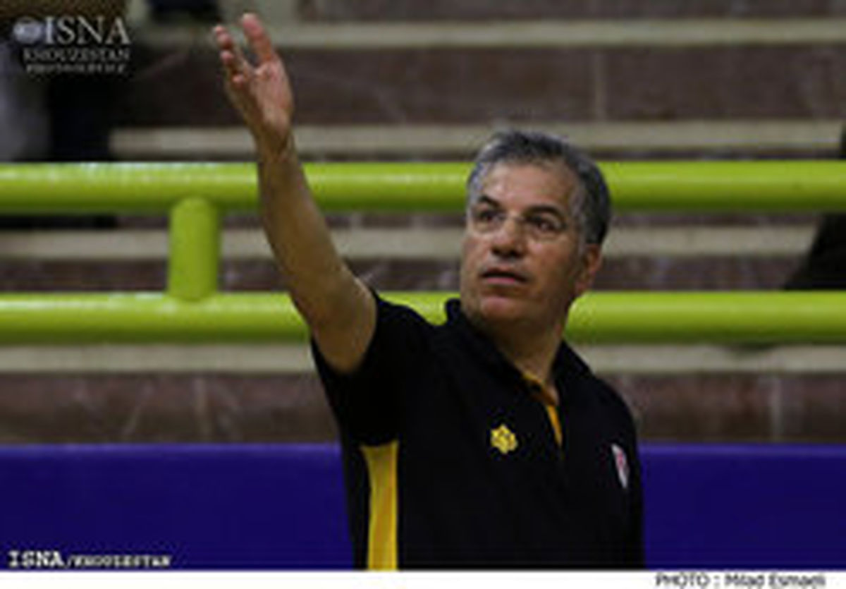 انتقاد سرمربی تیم ملی بسکتبال از تلویزیون و فوتبال