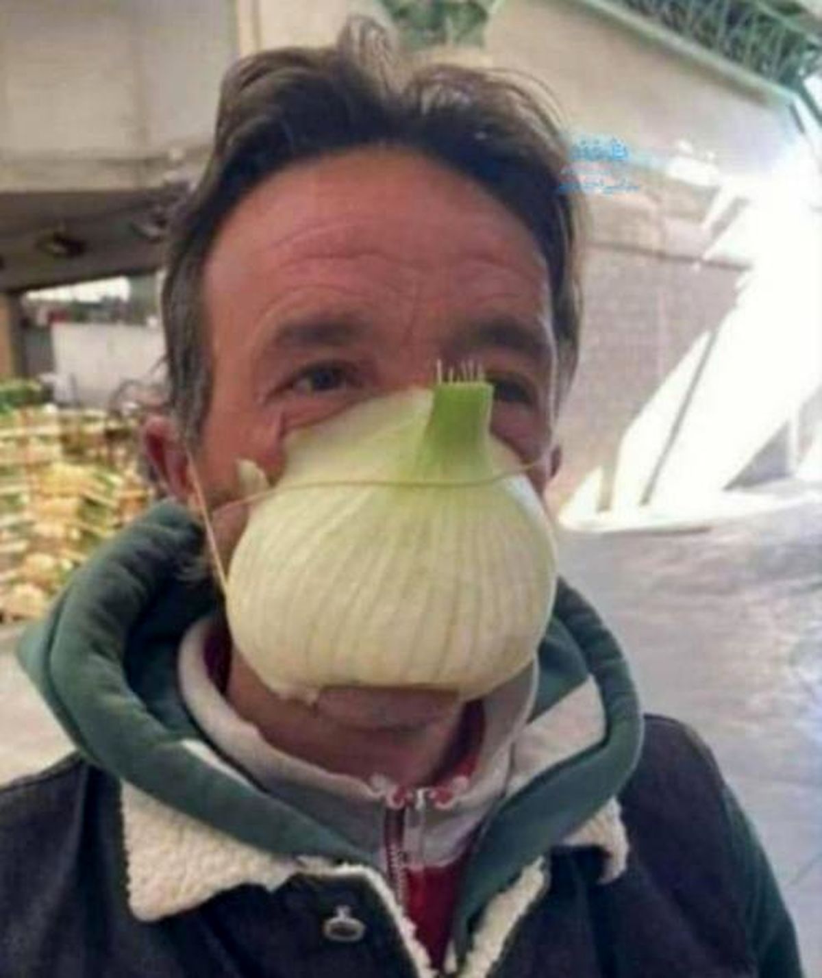ماسک عجیب مرد اروپایی +عکس