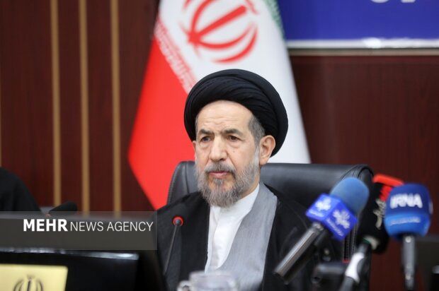 انتقد ابوترابی‌فرد به اقتصاد دولتی 