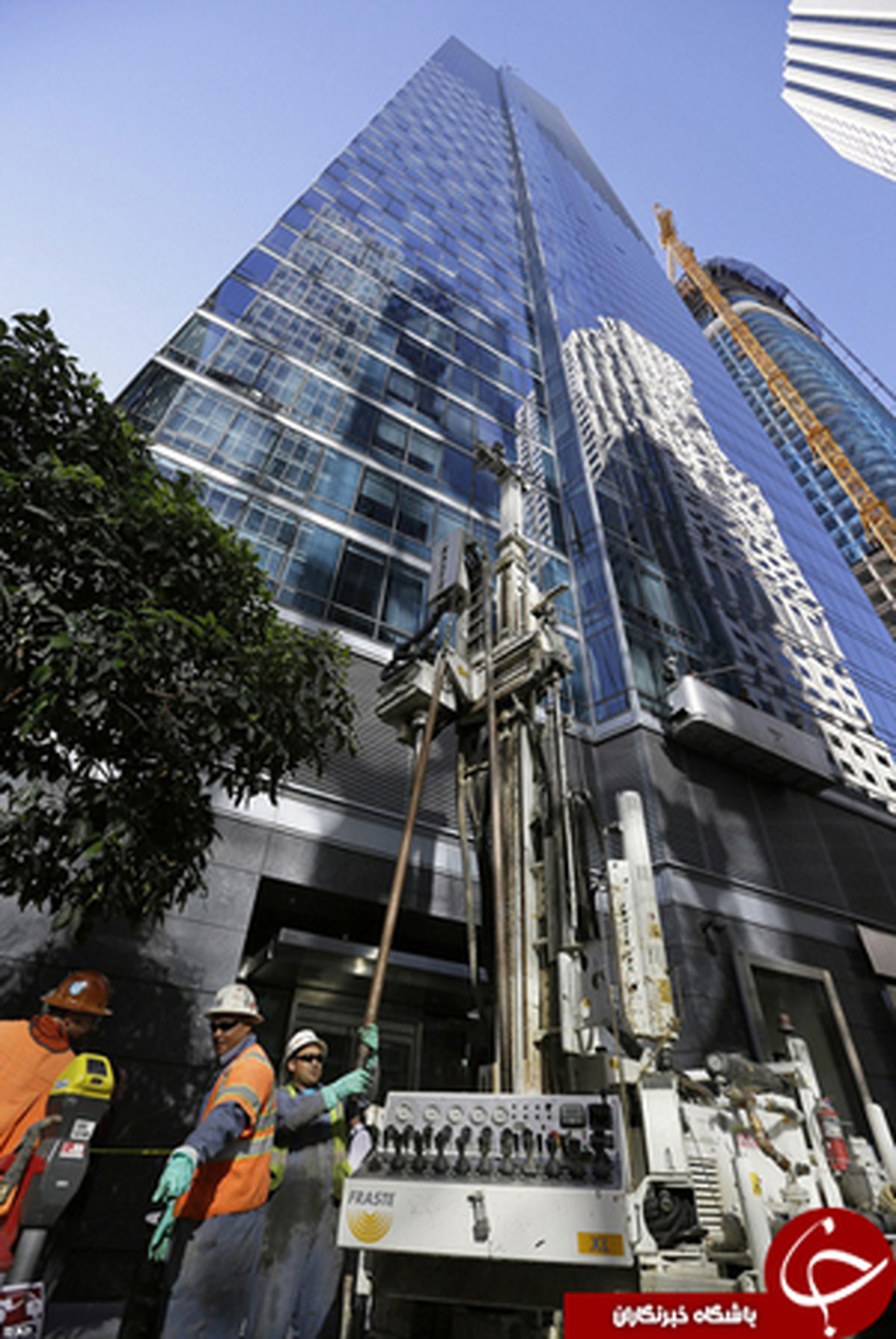 برج سانفرانسیسکو هم کج شد! +تصاویر