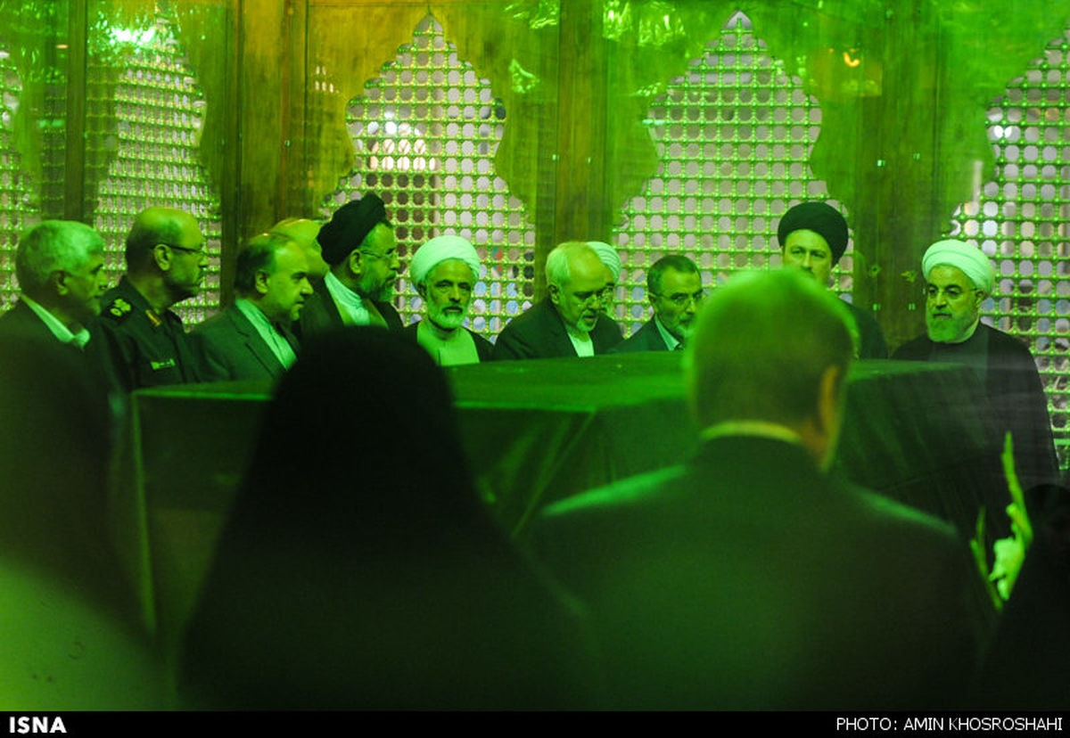 عکس: روحانی و ظریف درحرم امام راحل