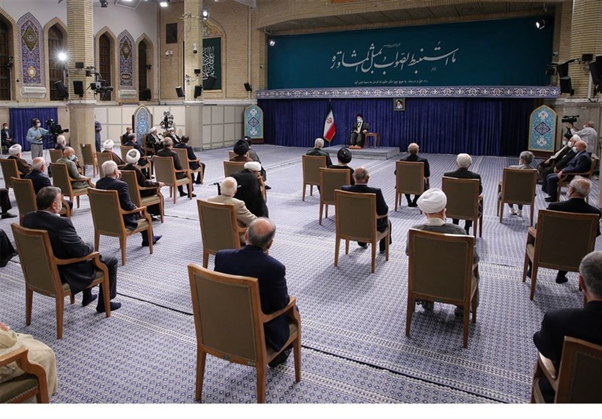 رهبر انقلاب: مجمع تشخیص مصلحت جایگاه رفیعی در نظام دارد / حوادث جزئی حواس مسئولان را از سازندگی پرت نکند/ دشمن در مقابل حرکت ملت ایران منفعل شده است