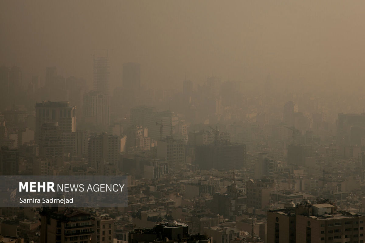 هوای تهران ناسالم برای همه گروه‌ها/ کدام مناطق بنفش شد؟