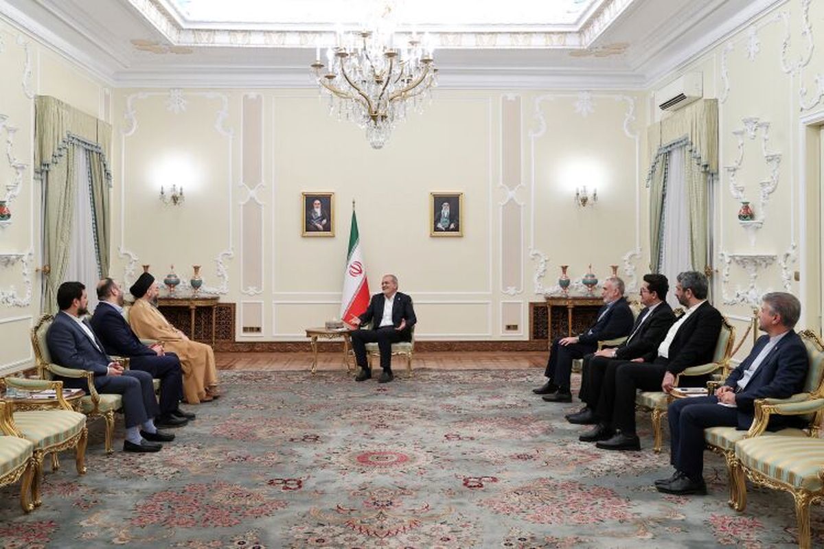 پزشکیان: مرزهای جغرافیایی هرگز توان جدایی دو ملت برادر ایران و عراق را ندارد/ رژیم صهیونیستی ابزار آمریکا در جنایت و ایجاد تفرقه است