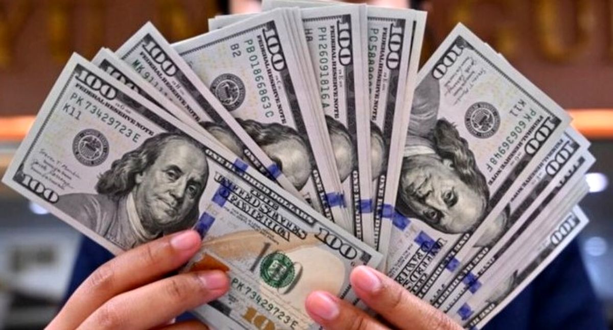 قیمت دلار رسمی 9 آذر | تجار امروز دلار را چند می‌خرند؟
