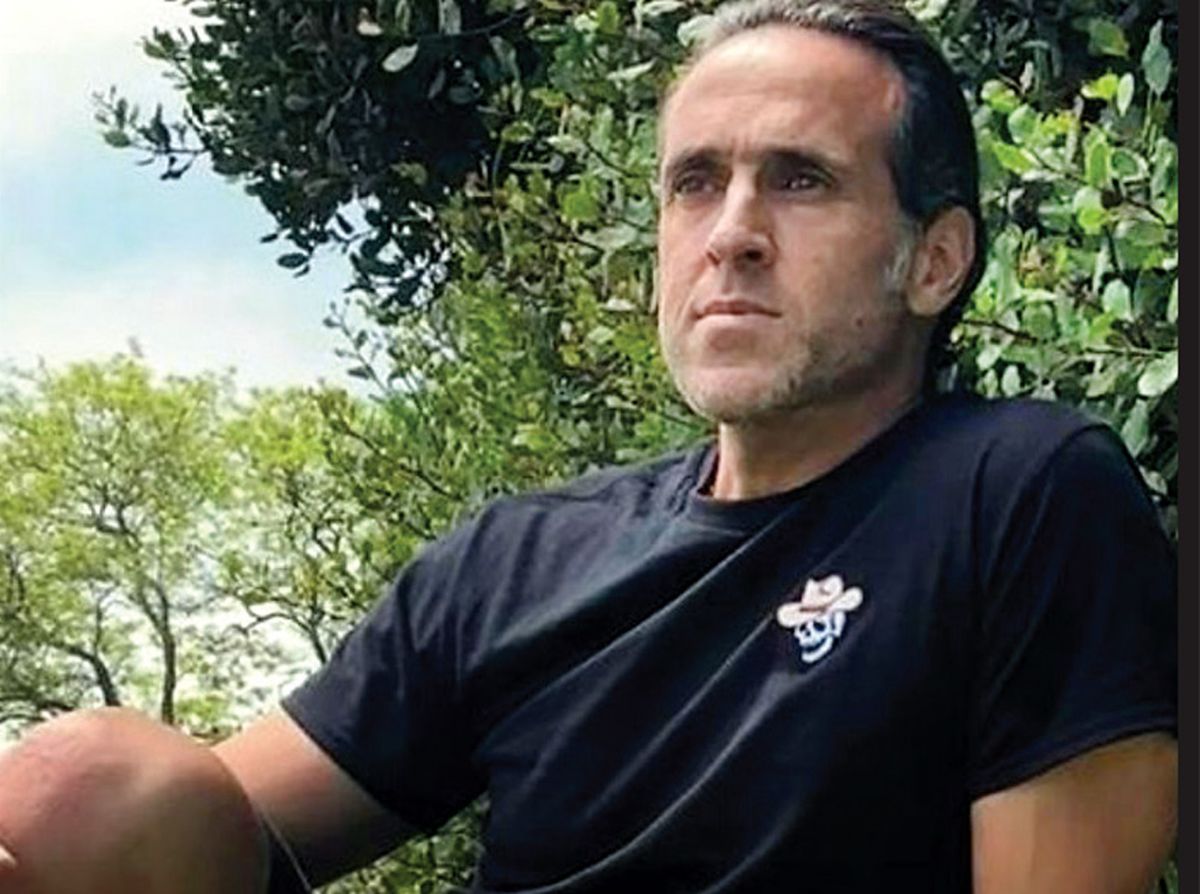 سقوط آزاد جادوگر شهر سلطنت